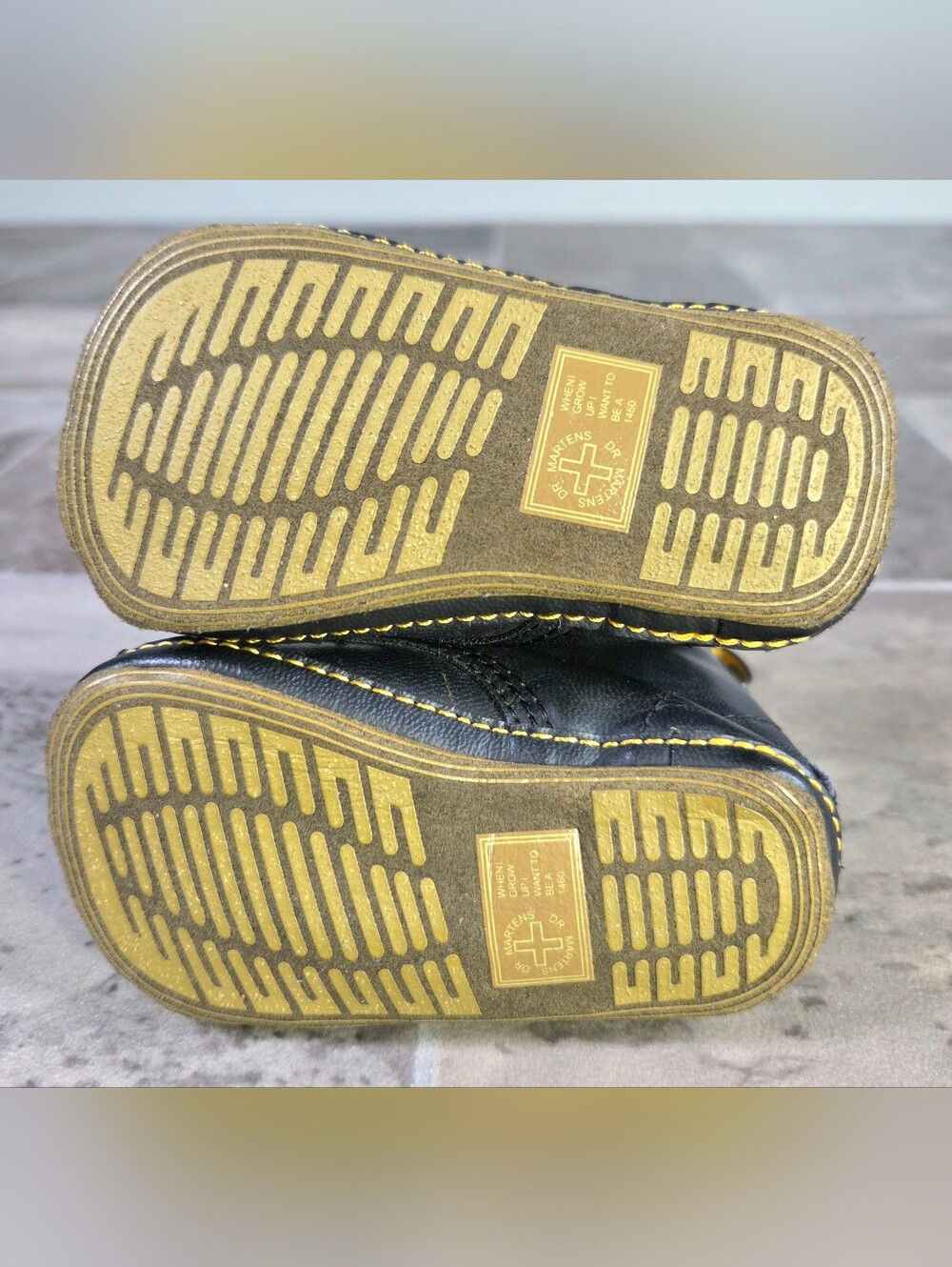DR. MARTENS 1460 CRIB INFANT LEATHER BOOTIES. - Picture 5 of 7